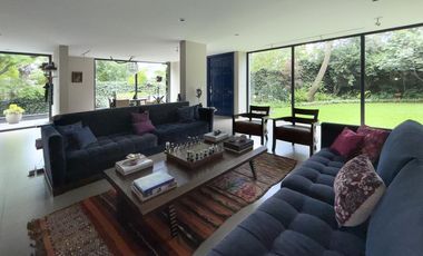 VENTA CASA REMODELADA EN CONDOMINIO (CERRADA) HERRADURA DOBLE SEGURIDAD CON JARDIN