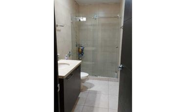 EMBASSY VILLAGE. AMPLIO APARTAMENTO