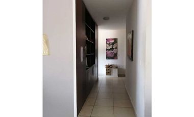 EMBASSY VILLAGE. AMPLIO APARTAMENTO