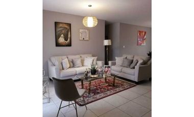 EMBASSY VILLAGE. AMPLIO APARTAMENTO