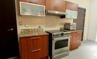 Venta de Casa de 2 Niveles en Residencial el Doral, Costa Sur