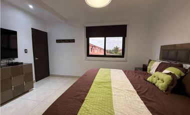 VENTA DE CASA EN VERSALLES REMODELADA CON PISCINA COSTA SUR