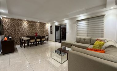 VENTA DE CASA EN VERSALLES REMODELADA CON PISCINA COSTA SUR