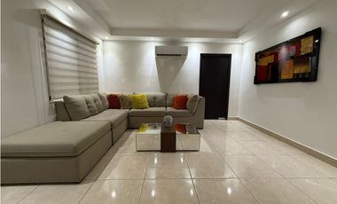 VENTA DE CASA EN VERSALLES REMODELADA CON PISCINA COSTA SUR