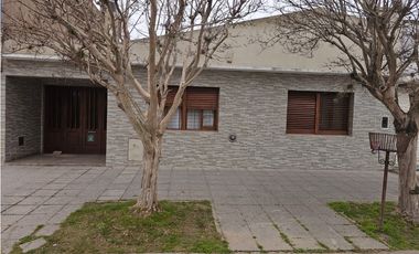 Casa en venta en Dolores