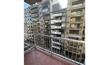 VENTA 2 Amb. C/Dep y Cochera. Balcón saliente. RETASADO