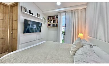 SE VENDE CASA DE DOS NIVELES CON JACUZZI EN EL CASTILLO JAMUNDI