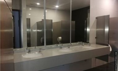 ARRIENDO OFICINA EN EDIFICIO TRIPLE AAA