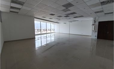 ARRIENDO OFICINA EN EDIFICIO TRIPLE AAA