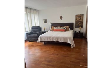 EXCELENTE APARTAMENTO POBLADO PARTE BAJA 230mt2 INCLUYENDO 3 TERRAZAS