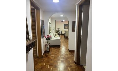 EXCELENTE APARTAMENTO POBLADO PARTE BAJA 230mt2 INCLUYENDO 3 TERRAZAS