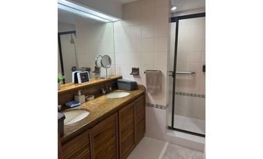 EXCELENTE APARTAMENTO POBLADO PARTE BAJA 230mt2 INCLUYENDO 3 TERRAZAS