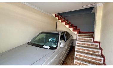 Casa bifamiliar de dos pisos en venta - Barrio Bizerta Palmira Valle