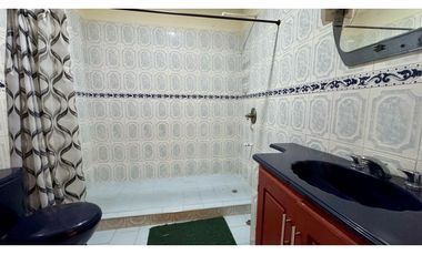 Casa bifamiliar de dos pisos en venta - Barrio Bizerta Palmira Valle