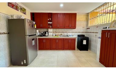 Casa bifamiliar de dos pisos en venta - Barrio Bizerta Palmira Valle