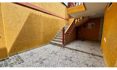 Casa bifamiliar de dos pisos en venta - Barrio Bizerta Palmira Valle