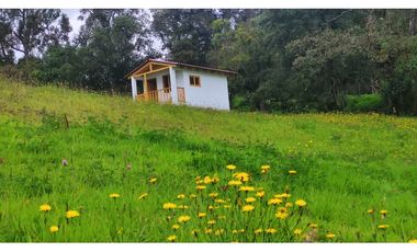 SE VENDE HERMOSO LOTE ESQUINERO EN LA VEREDA EL ALTO DEL AGUILA