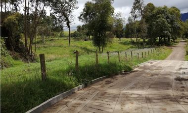 SE VENDE HERMOSO LOTE ESQUINERO EN LA VEREDA EL ALTO DEL AGUILA