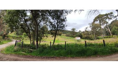 SE VENDE HERMOSO LOTE ESQUINERO EN LA VEREDA EL ALTO DEL AGUILA