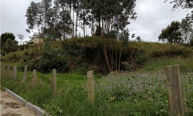 SE VENDE HERMOSO LOTE ESQUINERO EN LA VEREDA EL ALTO DEL AGUILA