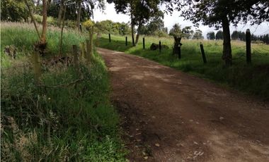 SE VENDE HERMOSO LOTE ESQUINERO EN LA VEREDA EL ALTO DEL AGUILA