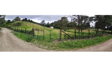 SE VENDE HERMOSO LOTE ESQUINERO EN LA VEREDA EL ALTO DEL AGUILA