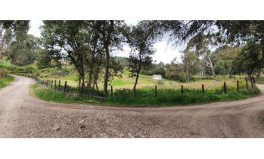 SE VENDE HERMOSO LOTE ESQUINERO EN LA VEREDA EL ALTO DEL AGUILA