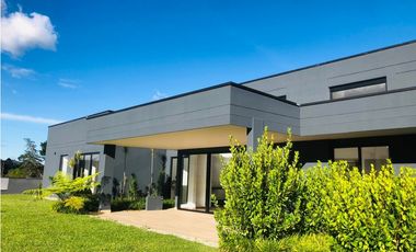 Casa en Arriendo en Fizebad