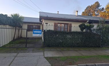 Casa de un piso, en Calle Yerbas Buenas, a pasos de Brasil