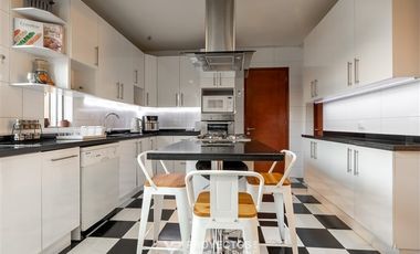 Casa en Arriendo en Las Pimpinelas - Pocuro