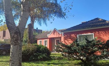 Venta Casa con pileta Barrio Privado Las Fuentes