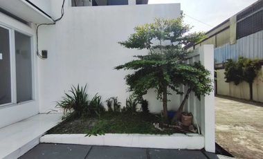 RUMAH 2 LANTAI KHARISMA TOWNHOUSE JUAL CEPAT, SISA 1 UNIT !