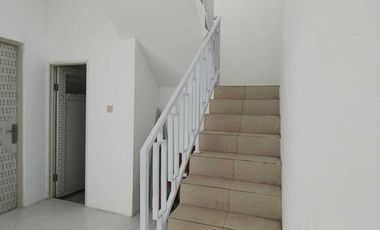 RUMAH 2 LANTAI KHARISMA TOWNHOUSE JUAL CEPAT, SISA 1 UNIT !