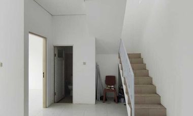 RUMAH 2 LANTAI KHARISMA TOWNHOUSE JUAL CEPAT, SISA 1 UNIT !