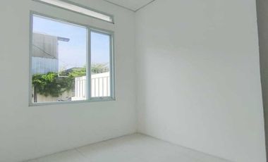 RUMAH 2 LANTAI KHARISMA TOWNHOUSE JUAL CEPAT, SISA 1 UNIT !