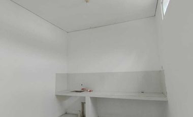 RUMAH 2 LANTAI KHARISMA TOWNHOUSE JUAL CEPAT, SISA 1 UNIT !