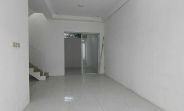 RUMAH 2 LANTAI KHARISMA TOWNHOUSE JUAL CEPAT, SISA 1 UNIT !