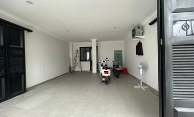 Dijual Rumah MURAH Mewah Siap Huni di area Tanjung Duren, Jalan Besar