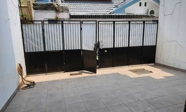 Rumah siap huni :  Full Furnish. 2,5 lantai. Tanjung Duren Dalam