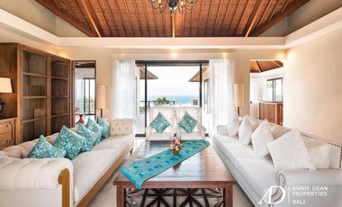 FREEHOLD CONTEMPORARY OCEANVIEW VILLA WITH INFINITY POOL | SOUTH BALI