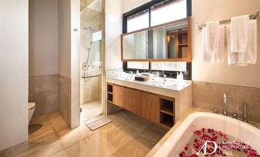 FREEHOLD CONTEMPORARY OCEANVIEW VILLA WITH INFINITY POOL | SOUTH BALI