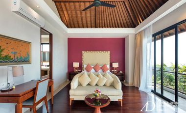 FREEHOLD CONTEMPORARY OCEANVIEW VILLA WITH INFINITY POOL | SOUTH BALI