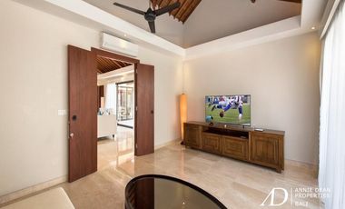 FREEHOLD CONTEMPORARY OCEANVIEW VILLA WITH INFINITY POOL | SOUTH BALI