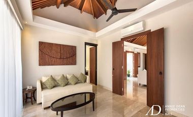 FREEHOLD CONTEMPORARY OCEANVIEW VILLA WITH INFINITY POOL | SOUTH BALI