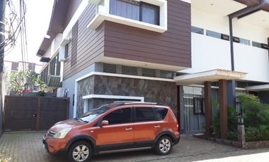 Disewakan Rumah Minimalis Mewah 2 Lantai di Townhouse Cibubur