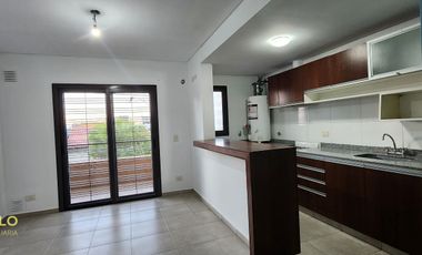 Departamento en alquiler c/ cochera en Villa Nueva