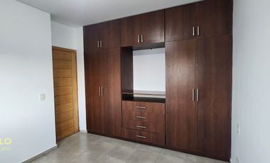 Departamento en alquiler c/ cochera en Villa Nueva