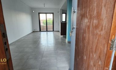 Departamento en alquiler c/ cochera en Villa Nueva