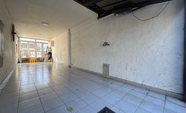 VENTA CASA 5 AMB C/PATIO PILETA Y GARAGE - BURZACO