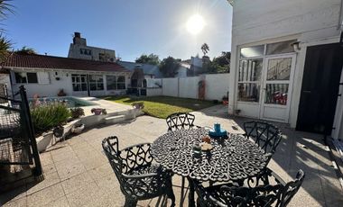 VENTA CASA 5 AMB C/PATIO PILETA Y GARAGE - BURZACO